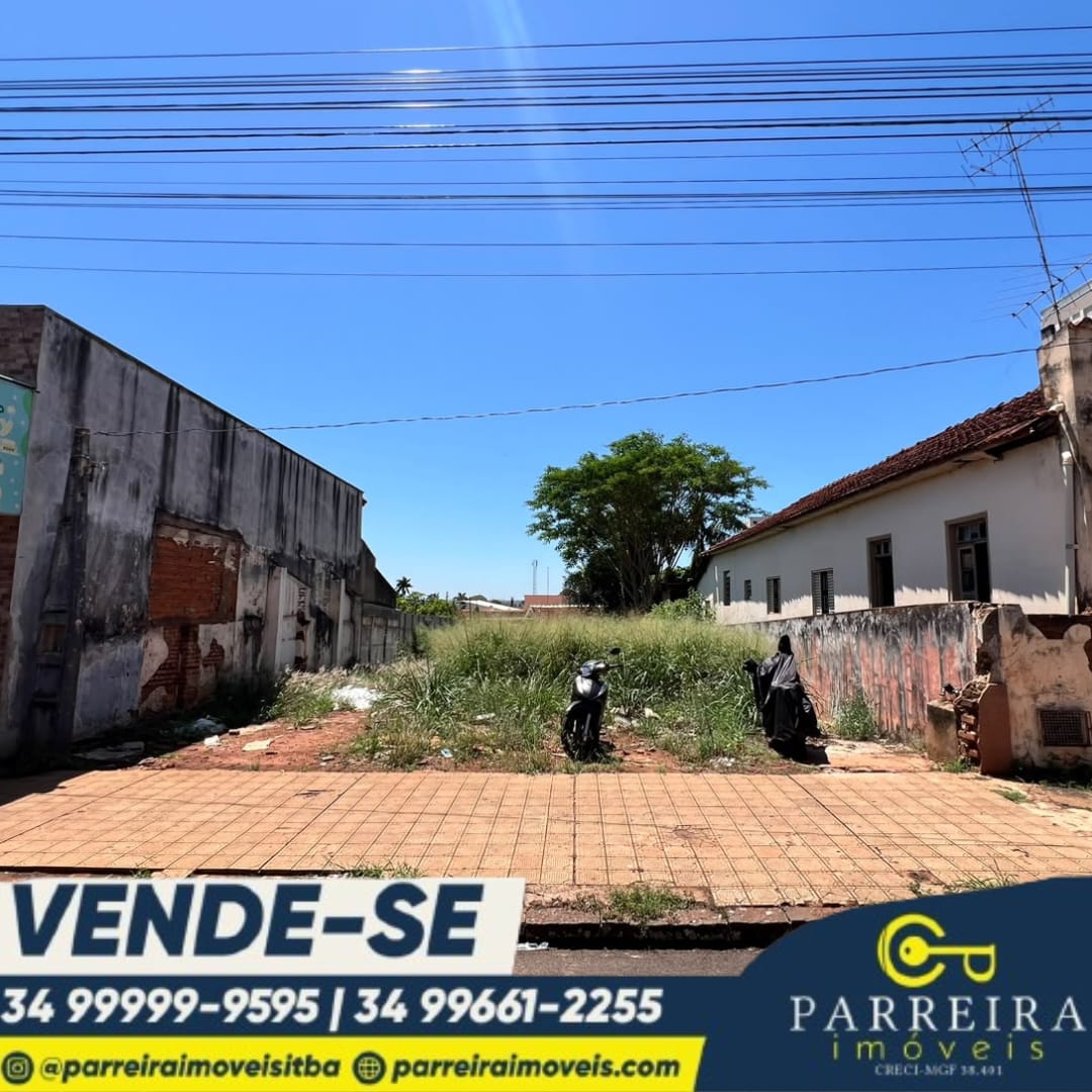 Vende-se terreno de 470 metros quadrados no coração de Ituiutaba na 17 c 16 e 18 tamanho 470 metros quadrados